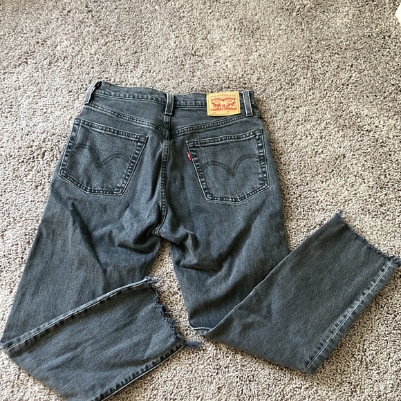 Levi raw hem cropped jeans - Picture 3 of 5